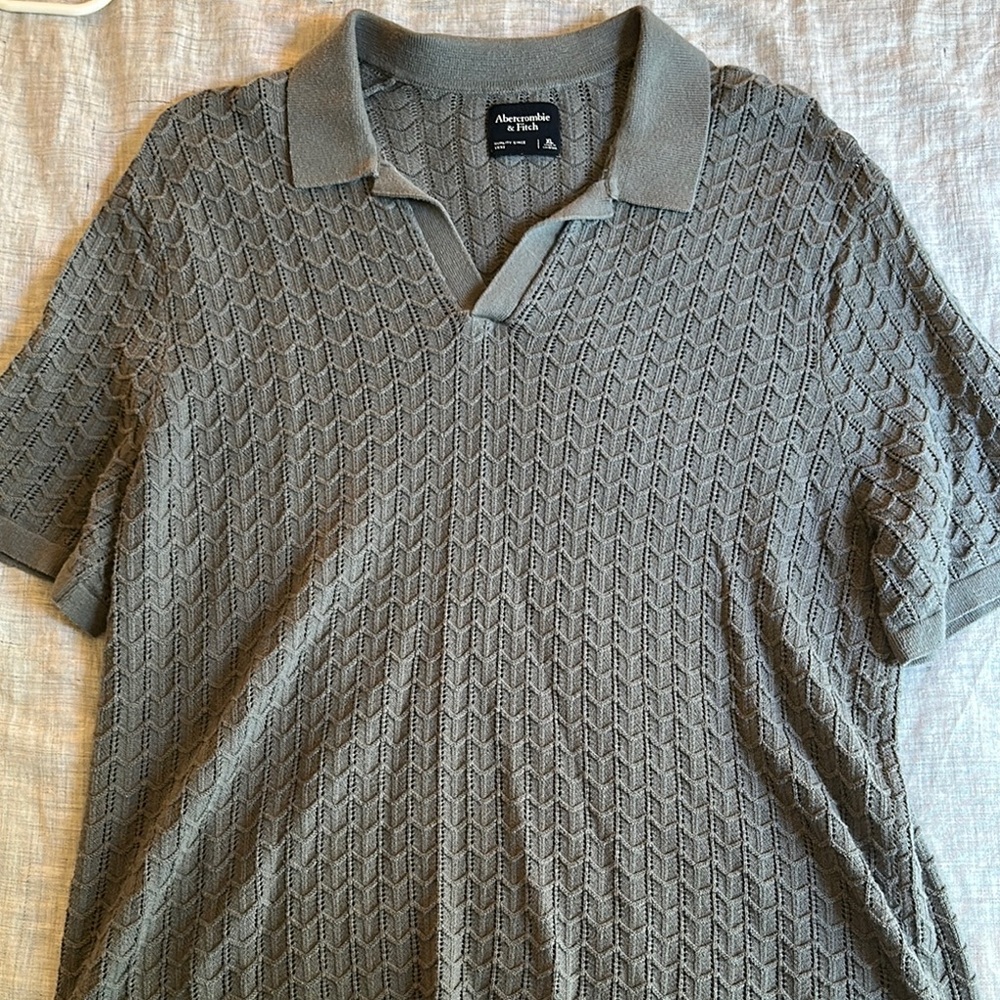 Abercrombie & Fitch Gray Polo Shirt with Textured Knit Pattern